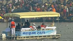 PM Modi at Maha Kumbh: திரிவேணி சங்கமத்தில் புனித நீராடிய பிரதமர் நரேந்திர மோடி!