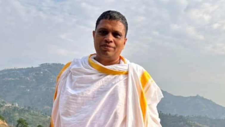 आयुर्वेद को दिलाई वैश्विक पहचान, आचार्य बालकृष्ण के योगदान से ऐसे शिखर पर पहुंचा पतंजलि