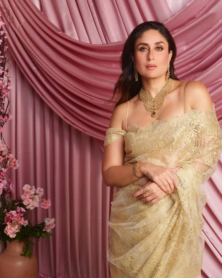 दरअसल करीना कपूर का ये फोटोशूट एक ज्वेलरी ब्रांड के लिए है. जिसे बेबो ने अलग-अलग लुक्स में शूट किया है.