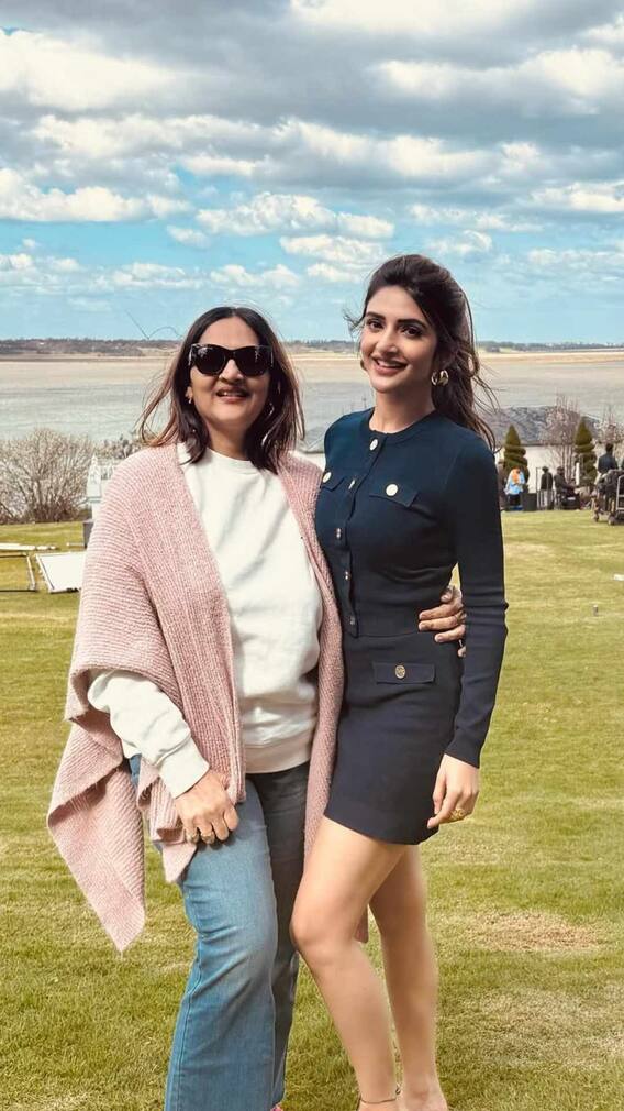 'Love you ma'  అమ్మతో శ్రీలీల .. ఆ ఆనందమే వేరు!