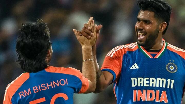 हर्षित राणा ने इंग्लैंड के खिलाफ नागपुर में खेले गए पहले वनडे मैच में अपना वनडे डेब्यू किया है. इसी मैच में फिल साल्ट ने उनके एक ही ओवर में 26 रन ठोक डाले थे.