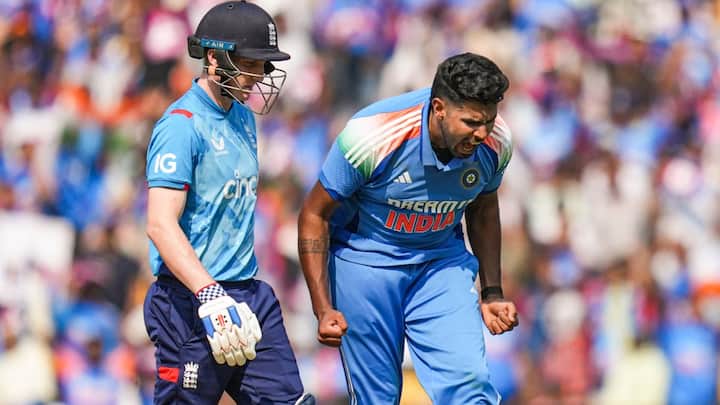 हर्षित राणा ने नागपुर वनडे में इतिहास रच दिया. वे बतौर भारतीय गेंदबाजों तीनों फॉर्मेट्स की डेब्यू पारी में 3 या इससे ज्यादा विकेट लेने वाले पहले गेंदबाज बन गए हैं.