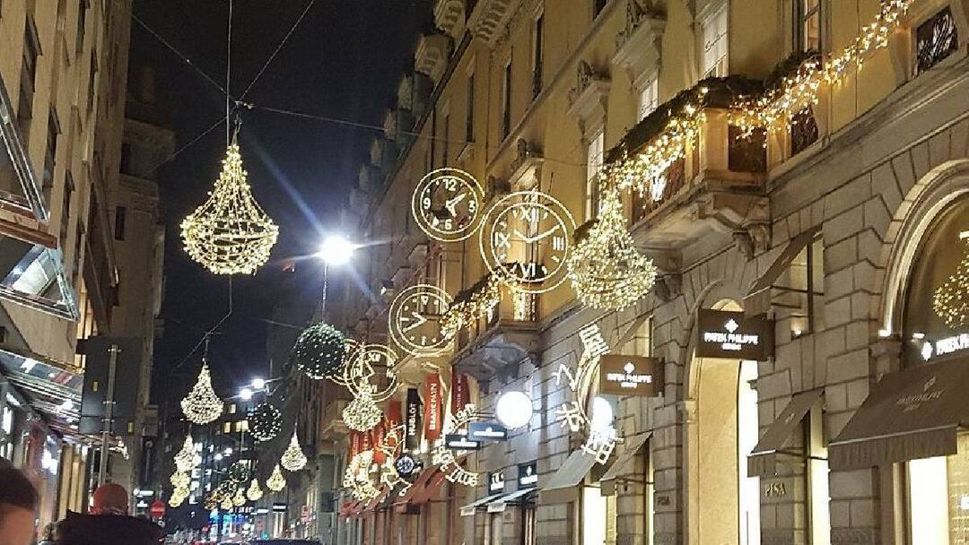 இதுதான் உலகின் மிக விலையுயர்ந்த ஷாப்பிங் தெரு! சராசரி பில்லே ரூ.2 லட்சம்! எங்கு தெரியுமா?