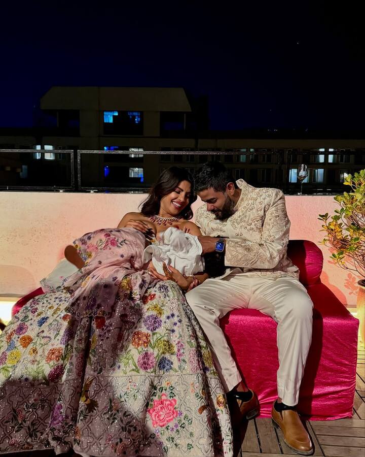 बता दें कि प्रियंका चोपड़ा के पति निक जोनस भी अपने साले की शादी में शामिल होने के लिए इंडिया पहुंच चुके हैं.