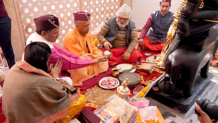 मुख्यमंत्री योगी आदित्यनाथ ने गुरु गोरखनाथ राजकीय महाविद्यालय में 100 फीट ऊंचे तिरंगा पार्क का अनावरण भी किया. उन्होंने कहा, “तिरंगा हमारे देश के गौरव और सम्मान का प्रतीक है. यह युवाओं में देशभक्ति की भावना को मजबूत करेगा और राष्ट्रीय एकता का संदेश देगा.”