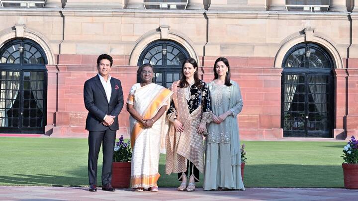 राष्ट्रपती भवनमधील या सत्रासाठी अनेक भावी खेळाडू आणि विविध शाळा-महाविद्यालयांतील विद्यार्थ्यांची देखील उपस्थिती होती.