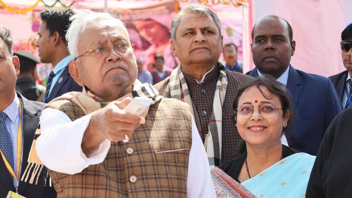 Bihar CM Nitish Kumar Pragati Yatra: शेखपुरा और चेवाड़ा प्रखंडों में नए प्रखंड-सह-अंचल कार्यालय भवन का निर्माण कराया जाएगा. लाल पहाड़ी पर स्थित ऐतिहासिक स्थल को संरक्षित किया जाएगा.