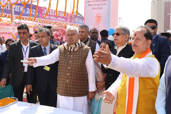 शेखपुरा में प्रेक्षागृह का निर्माण किया जाएगा. सकरी सिंचाई योजनान्तर्गत बाजिदपुर से निकलने वाली मिरजैन नहर प्रणाली एवं इसकी तेउसाईन शाखा नहर का पुनर्स्थापन और लाइनिंग का कार्य किया जाएगा.