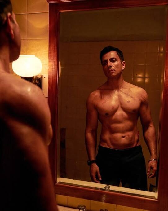 ਇਸ ਮਾਮਲੇ ‘ਚ ਲੁਧਿਆਣਾ ਦੇ ਵਕੀਲ ਰਾਜੇਸ਼ ਖੰਨਾ ਨੇ ਮੋਹਿਤ ਸ਼ੁਕਲਾ ਖਿਲਾਫ 10 ਲੱਖ ਰੁਪਏ ਦੀ ਧੋਖਾਧੜੀ ਦਾ ਮਾਮਲਾ ਦਰਜ ਕਰਵਾਇਆ ਹੈ, ਜਿਸ ‘ਚ ਉਨ੍ਹਾਂ ਨੂੰ ਜਾਅਲੀ ਰਿਜ਼ਿਕਾ ਸਿੱਕਾ ‘ਚ ਨਿਵੇਸ਼ ਕਰਨ ਦਾ ਲਾਲਚ ਦਿੱਤਾ ਗਿਆ ਸੀ ਅਤੇ ਇਸ ਸ਼ਿਕਾਇਤ ‘ਚ ਗੰਭੀਰ ਇਲਜ਼ਾਮ ਲਗਾਏ ਗਏ ਹਨ।