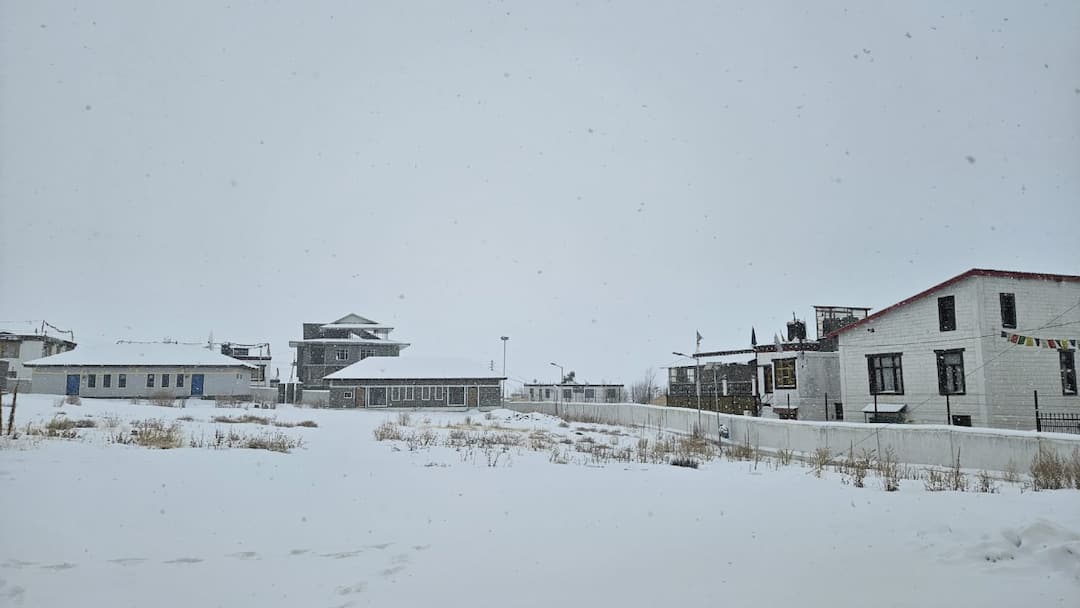 Himachal Pradesh Keylong Temperature drops to minus 12 degrees many Cold Wave ann केलांग में माइनस 12.2 डिग्री तक लुढ़का तापमान, शीतलहर की चपेट में कई इलाके