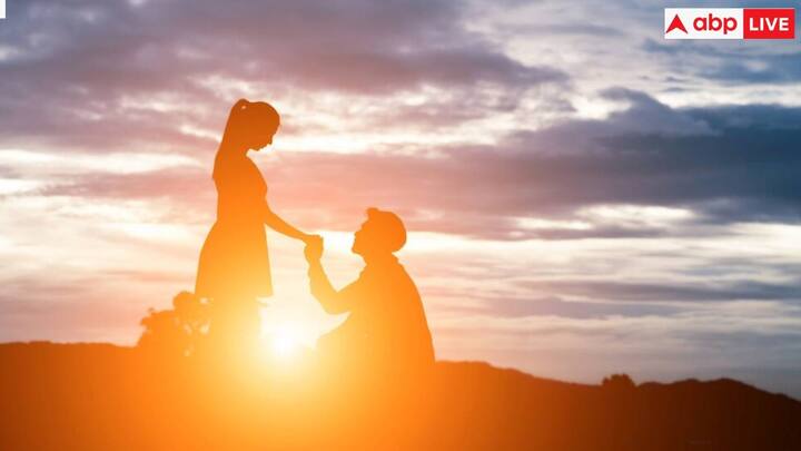 फरवरी को प्यार का महीना कहा जाता है और इसके दूसरे हफ्ते में कपल्स के लिए खास माना जाता है. इसकी वजह है वैलेंटाइन वीक जो 7 फरवरी से शुरू होकर 14 फरवरी तक चलता है. इस हफ्ते में कई अलग-अलग दिन आते हैं.