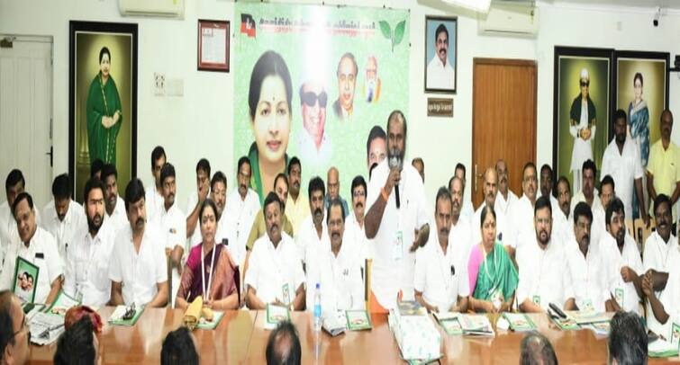 RB Udayakumar says Edappadi palanisami is the next CM sacrifice for it - tnn இவர்தான் அடுத்த சி.எம்., அதற்காக தியாகம் செய்யுங்கள் - முன்னாள் அமைச்சர் கொடுக்கும் ஐடியா