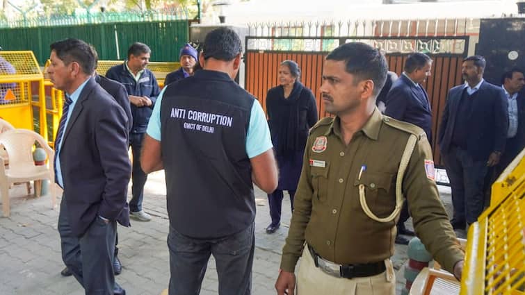 ACB Serves Notice To Kejriwal As AAP Alleges ‘Horse-Trading’. BJP Says ‘Won’t Tolerate’ Claims
