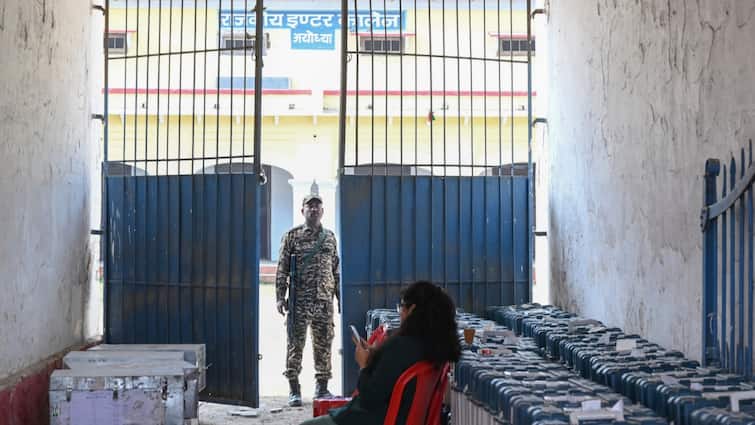 Milkipur By Election Result 2025 Tight security arrangements before vote counting मिल्कीपुर उपचुनाव: मतगणना से पहले सुरक्षा व्यवस्था चाक-चौबंद, जानें क्या है प्रशासन की तैयारी
