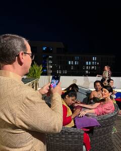 इंडियन हो या वेस्टर्न, हर लुक में बेमिसाल दिखती हैं प्रियंका चोपड़ा की सास, 58 की उम्र में अदाओं से बनाती हैं दीवाना