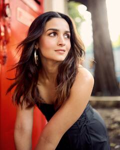 250 कोटींचे घर, 3 कोटींची कार, या अभिनेत्रीची संपत्ती आहे तिच्या पतीपेक्षाही जास्त!