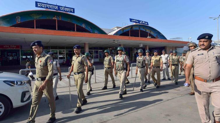 maha kumbh 2025 prayagraj railway station  new entry and exit system at Junction Railway Station implemented ann महाकुंभ में पहुंचे लोगों के लिए बड़ी खबर, जंक्शन रेलवे स्टेशन पर एंट्री और एग्जिट की नई व्यवस्था आज से लागू
