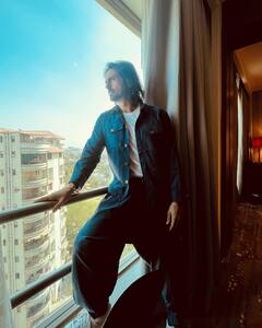 डूबता करियर बचाने के लिए इन स्टार्स ने चुना नेगेटिव किरदार, फिर एक्टिंग से मचाया भौकाल