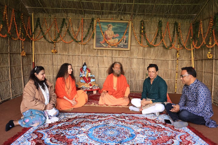 Director Madhur Bhandarkar visited Parmarth Ashram, where he met Swami Chidanand. (Image: Special arrangement)