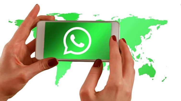 Turn on this setting in WhatsApp Then you will be able to secretly see anyone status WhatsApp में ऑन कर दें ये सेटिंग! फिर चुपके से देख पाएंगे किसी का भी स्टेटस