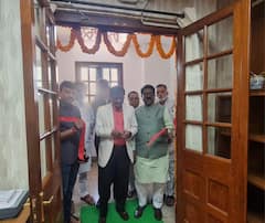 Shivsena UBT :  राज्यात ऑपरेशन टायगरची चर्चा, ठाकरेंच्या शिवसेनेचं संसदेत नवं कार्यालय सुरु, खासदारांचा फोटो समोर