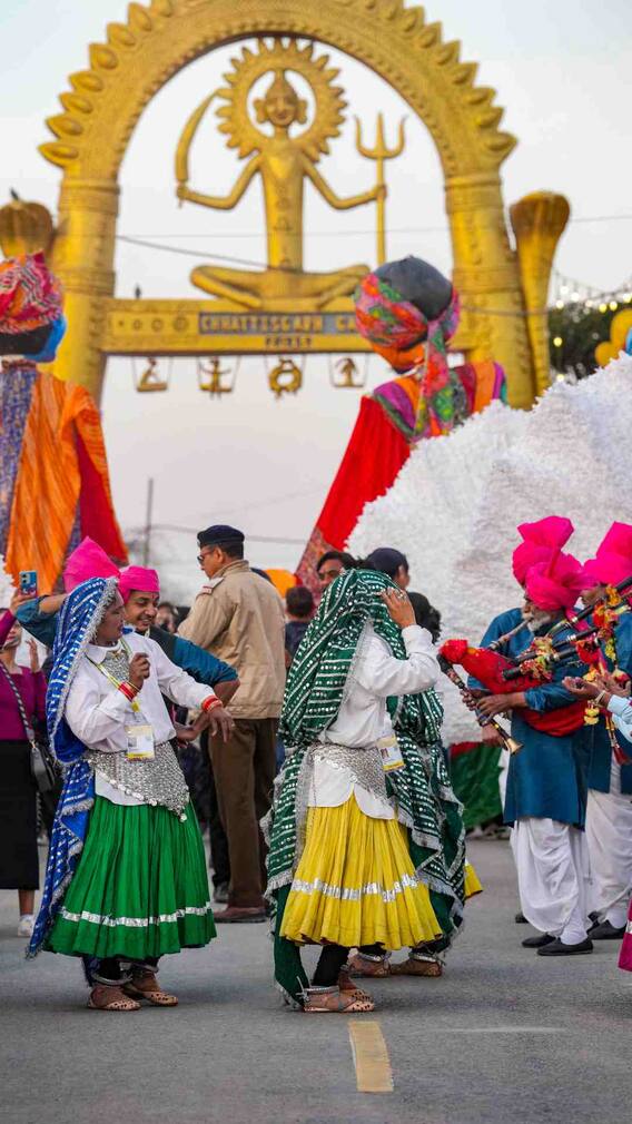 सूरजकुंड मेले का टिकट कितने का है?