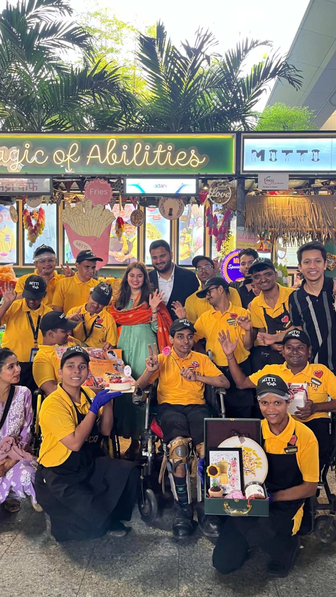 मीडिया रिपोर्ट्स के अनुसार गौतम अडानी और दिवा शाह के पिता जैमिन शाह के संबंध काफी पुराने हैं