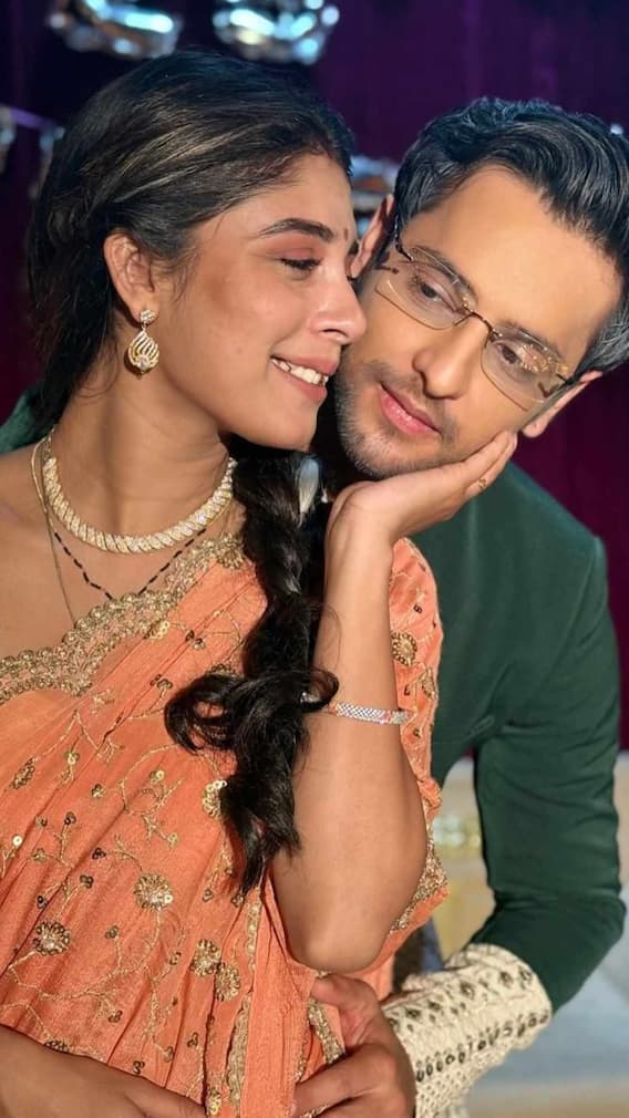 शो से अनुपमा का होगा पत्ता साफ? राही-प्रेम की लीक हुई तस्वीरें