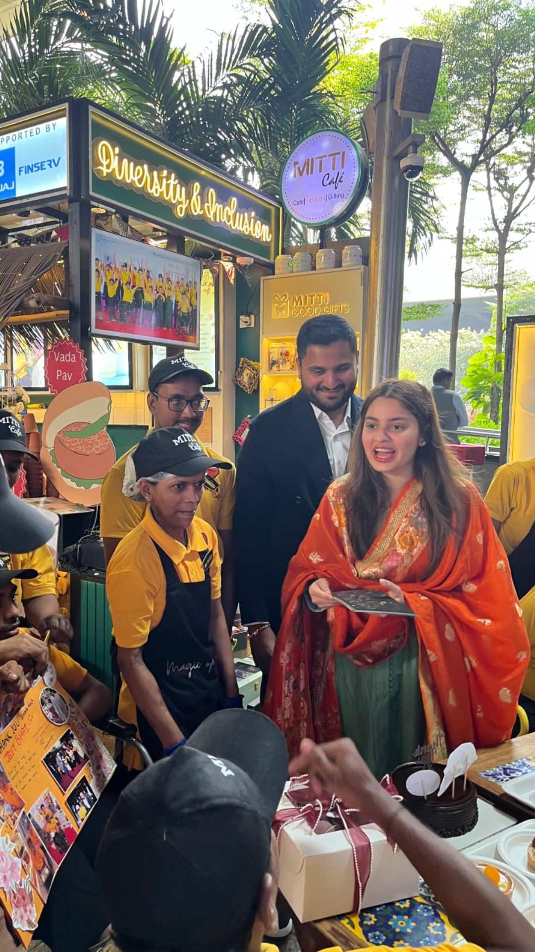 आज गौतम अडानी के छोटे बेटे जीत अडानी और दिवा शाह,  शादी के बंधन में बंधने जा रहे हैं