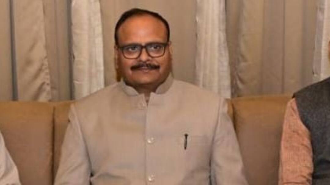 Milkipur bypolls 2025 BJP leaders Brajesh Pathak and Dayashankar Singh celebrated Milkipur win tea stall in Lucknow चाय की दुकान पर बीजेपी नेताओं ने मनाया मिल्कीपुर चुनाव की जीत का जश्न, कहा- 'हमने घमंड तोड़ा'