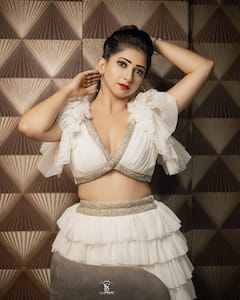 Pallavi Gowda: పల్లవి గౌడ డబుల్ ధమాకా... జీ తెలుగు సీరియల్ 'నిండు నూరేళ్ళ సావాసం'లో ట్విస్ట్ తెలిసిందా?