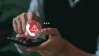 IVR Scam से लोगों को चूना लगा रहे स्कैमर्स, ऐसे करें नकली कॉल की पहचान, इन तरीकों से खुद को रखें सुरक्षित