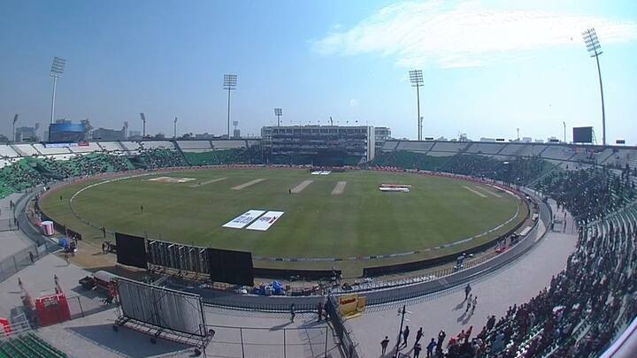 फखर जमान ने न्यूजीलैंड के खिलाफ इस मैच में पाक टीम में रिटर्न किया है और अपने वापसी मैच में उन्होंने अर्धशतक लगा डाला है.