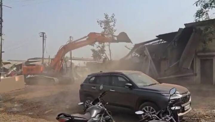 कारवाई होणारच असल्याचे अधिकाऱ्यांचे म्हणणे आहे.