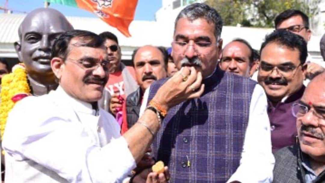 दिल्ली में BJP की प्रचंड जीत पर वीडी शर्मा ने जताई खुशी, AAP और कांग्रेस पर बोला हमला VD Sharma on Delhi Election Result 2025 Attack AAP Congress ANN दिल्ली में BJP की प्रचंड जीत पर वीडी शर्मा ने जताई खुशी, AAP और कांग्रेस पर बोला हमला