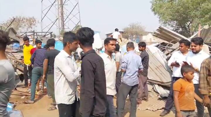 कारवाईला घेऊन स्थानिकांमध्ये नाराजीचा सुर मात्र कायम आहे.