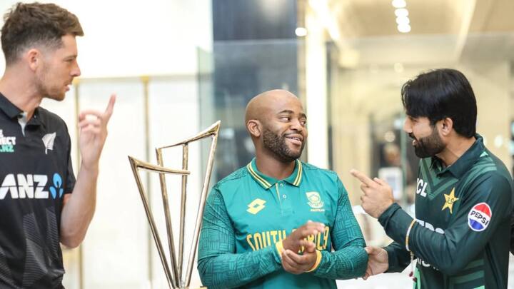 पाकिस्तान-न्यूजीलैंड-दक्षिण अफ्रीका की ट्राई सीरीज का आगाज 8 फरवरी से हो गया है. सीरीज का पहला मैच पाकिस्तान और न्यूजीलैंड के बीच लाहौर के गद्दाफी स्टेडियम में खेला गया.