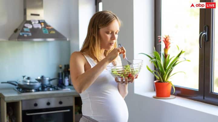 खाने के साथ एक खास तरह की सलाह दी जाती है कि आप ऐसी मछली चुनें जिसमें पारा कम हो और कुछ खास तरह की मछलियों से बचें.अमेरिकियों के लिए FDA, EPA और डाइट संबंधी दिशा-निर्देशों में गर्भवती लोगों को प्रति सप्ताह 8-12 औंस (224-340 ग्राम) मछली खाने की सलाह दी गई है. जो लगभग 2-3 सर्विंग है.