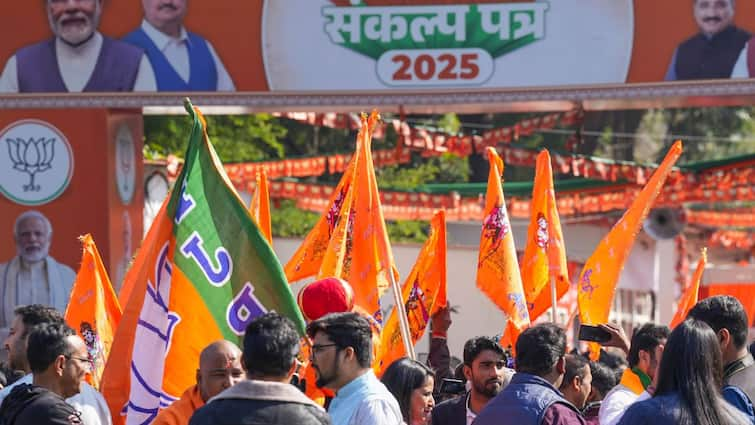 BJP Sweeps Purvanchali, Punjabi Strongholds In Delhi; Extends Influence Along Haryana, UP Borders