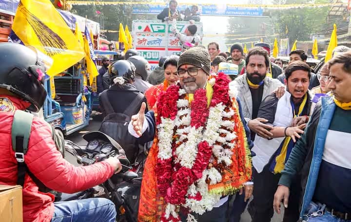 ત્રીજો મોટો ચહેરો પટપડગંજ બેઠક પરથી આમ આદમી પાર્ટીના ઉમેદવાર અવધ ઓઝા છે, જેઓ ભાજપના રવિન્દ્ર સિંહ નેગી સામે હારી ગયા છે. રવિન્દર નેગીએ ગત ચૂંટણીમાં પટપડગંજ બેઠક પર મનીષ સિસોદિયાને જોરદાર ટક્કર આપી હતી.