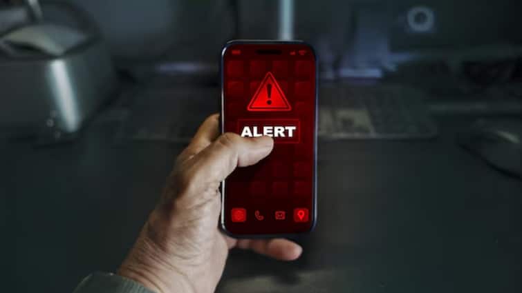 cert in issues high risk warning for Android users do this thing to avoid cyber attack लाखों Android यूजर्स पर मंडरा रहा यह बड़ा खतरा! सरकार ने जारी की वॉर्निंग, बचने के लिए करें ये काम