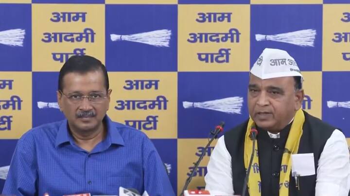 सीमापुरी (सुरक्षित) विधानसभा सीट पर आम आदमी पार्टी के वीर सिंह धींगान आगे चल रहे हैं. ताजा जानकारी के अनुसार, अंतिम राउंड की गिनती चल रही है और धींगान अपनी निकटतम प्रतिद्वंदी बीजेपी की कुमारी रिंकू से 10368 वोटों से आगे हैं.