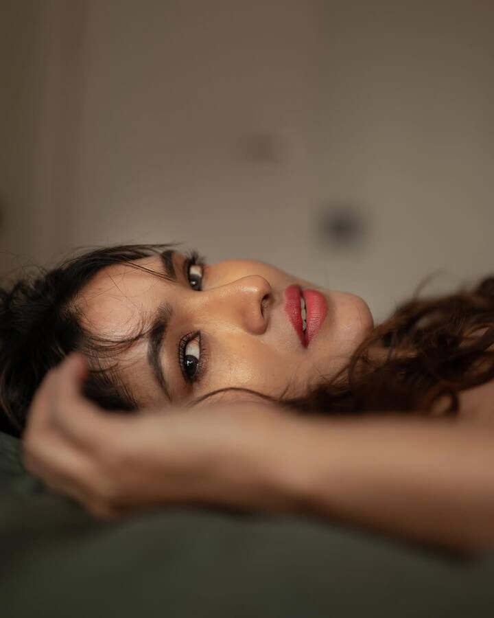 ஆனால், அவருக்கு பிறகு சினிமாவிற்கு வந்த ஒரு சில நடிகைகள் அடுத்தடுத்து நல்ல கதைகள் பெற்று சினிமாவில் அடுத்தகட்டத்திற்கு சென்று கொண்டிருக்கின்றனர். ஆனால், வாணி போஜனுக்கு தான் இன்னும் அதற்கான சரியான வாய்ப்பும் கதையும் கிடைக்கவில்லை.