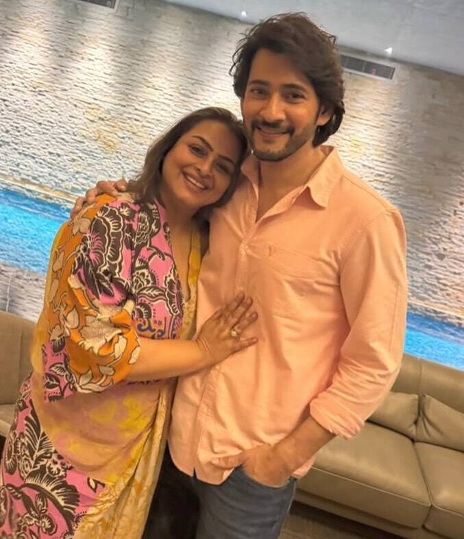 एक्ट्रेस ने आगे ये भी कहा कि, “ ‘बिग बॉस’ में मैं इसलिए नहीं गई कि नम्रता की बहन और महेश बाबू की साली हूं. हां वो सुपरस्टार हैं और बहुत फेमस भी हैं, लेकिन इसका मतलब ये नहीं है कि उन्होंने मेरा करियर बनाने में मदद की.”