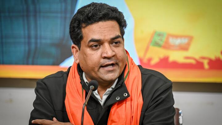 करावल नगर विधानसभा सीट से बीजेपी के कपिल मिश्रा ने चुनाव में जीत हासिल की है. उन्होंने अपने निकटतम प्रतिद्वंदी आम आदमी पार्टी के उम्मीदवार मनोज कुमार त्यागी को 23355 वोट के अंतर से मात दी.