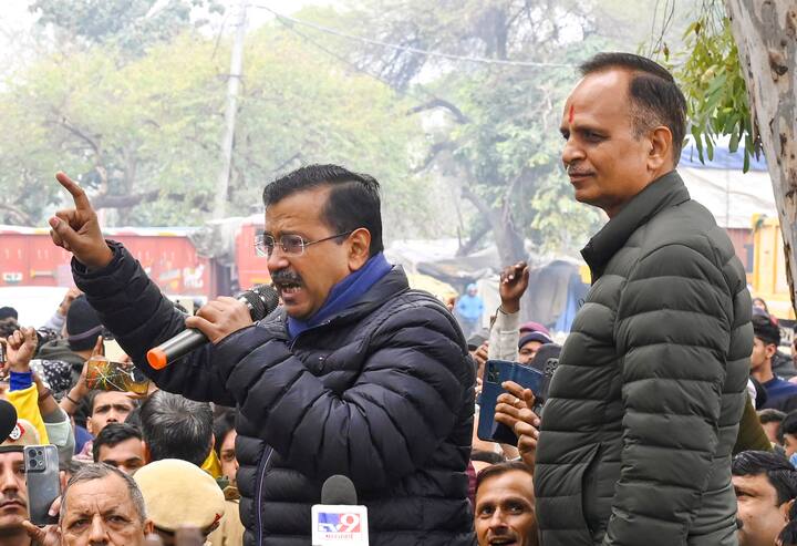 दिल्ली की जनता ने भ्रष्टाचार के आरोप में जेल गए आप नेताओं को नकार कर ये संदेश दे दिया कि किसी भी कीमत पर भ्रष्टाचार मंजूर नहीं है. दिल्ली की राजनीति में आज बड़ा उलटफेर हुआ है. आम आदमी पार्टी (आप), जो भ्रष्टाचार के खिलाफ लड़ाई के नाम पर बनी थी, आज उसी भ्रष्टाचार के कारण जनता का भरोसा खो बैठी.