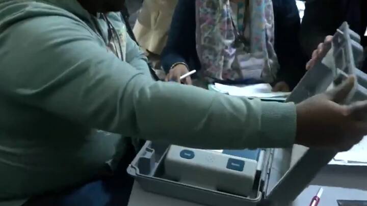 Control Unit unseal an EVM as counting of votes cast using EVMs begins at a counting centre in Dwarka.   (Photo: ANI)