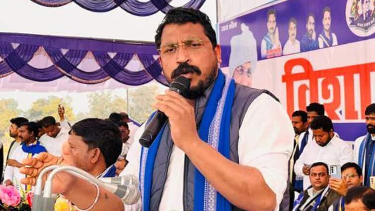 Nagina MP Chandrashekhar Azad demands Army and Paramilitary Forces Tax Free salary in Budget Session देश में इन लोगों की सैलरी हो जाएगी टैक्स फ्री! इनकम टैक्स पर नए कानून से पहले चंद्रशेखर आजाद की बड़ी मांग