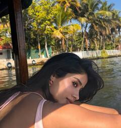 नाक में नथनी...पैरों में पायल पहन 'परम सुंदरी' बनीं जाह्नवी कपूर, तस्वीरें पर आप भी हार बैठेंगे दिल