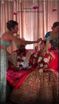 लाल जोड़े में दुल्हन बनीं प्रियंका चोपड़ा की भाभी, यहां देखिए सिद्धार्थ-नीलम की फेरों से लेकर सिंदूरदान तक की तस्वीरें